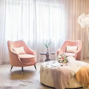 كراسي بتصميم أنيق