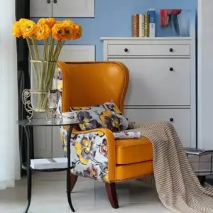 كرسي بتصميم مختلف