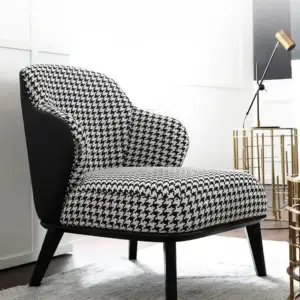 كرسي بتصميم مميز