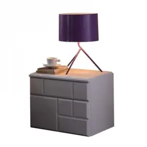 طاولة جانبية بتصميم مكعب