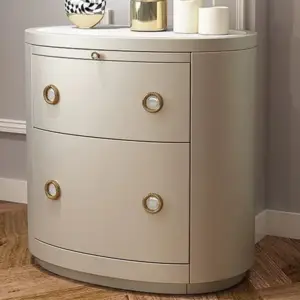 طاولة جانبية بتصميم كلاسيكي فخم