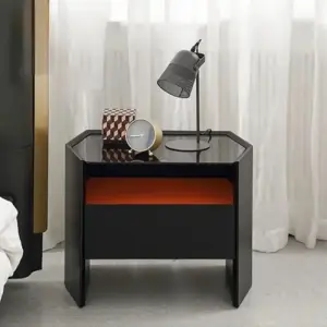 طاولة سرير جانبية مميزة