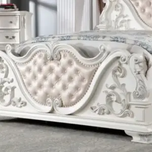سرير كلاسيك ابيض ملكي بتصاميم فاخرة