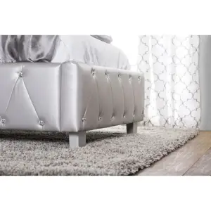 سرير جلد منجد وريلاد