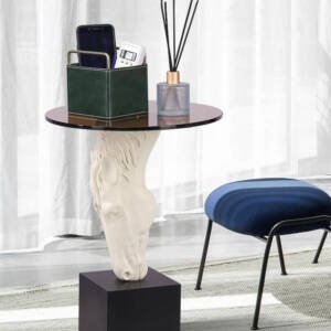 طاولة قهوة على شكل رأس الحصان