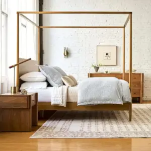 سرير خشبي بتصميم كلاسيكي انيق