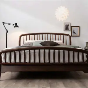 سرير بتصميم كلاسيكي