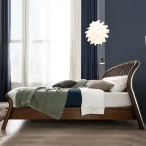 سرير بتصميم كلاسيكي