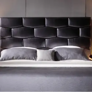 سرير نوم جلد من تصميم جولينا