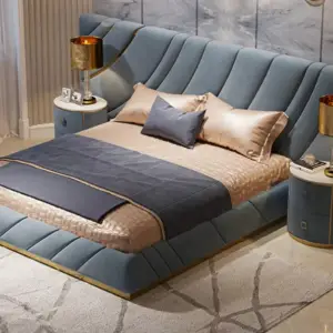 سرير نوم بتصميم ملكي